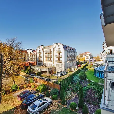 Avenue, Sun & Snow アパート *